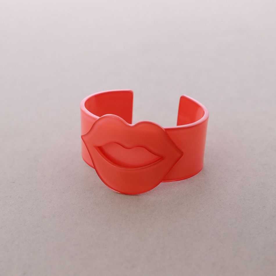 RIGID RESIN BRACELET