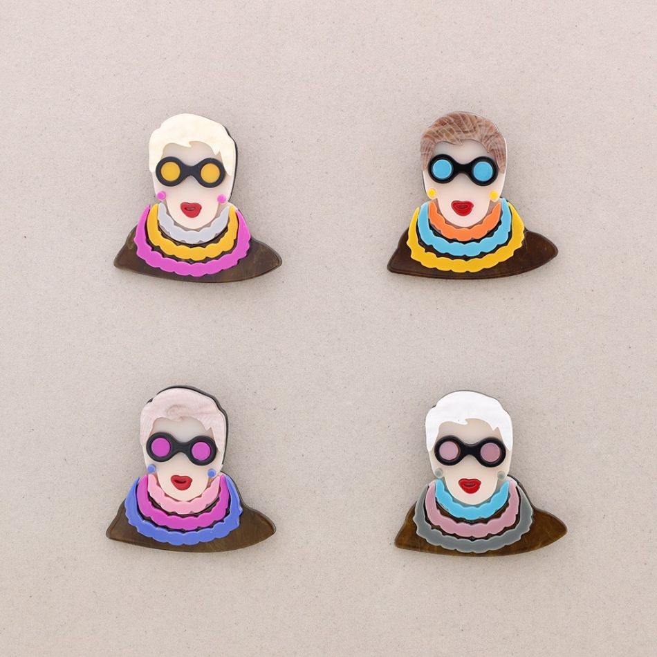 BROCHE PERSONAJE RESINA