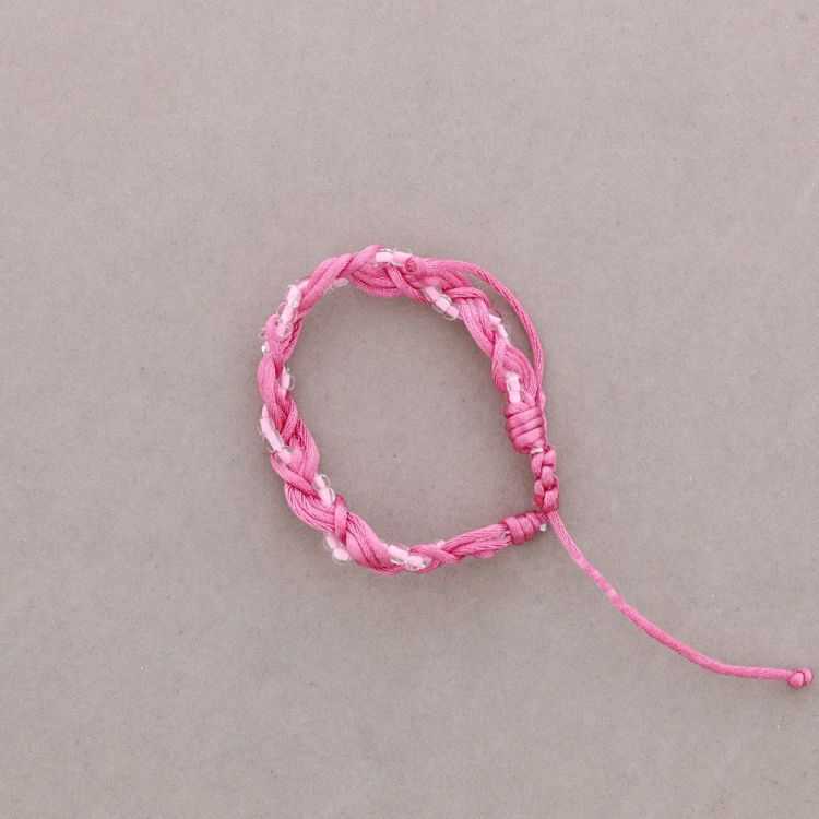 BRAIDED MACRAME BRACELET