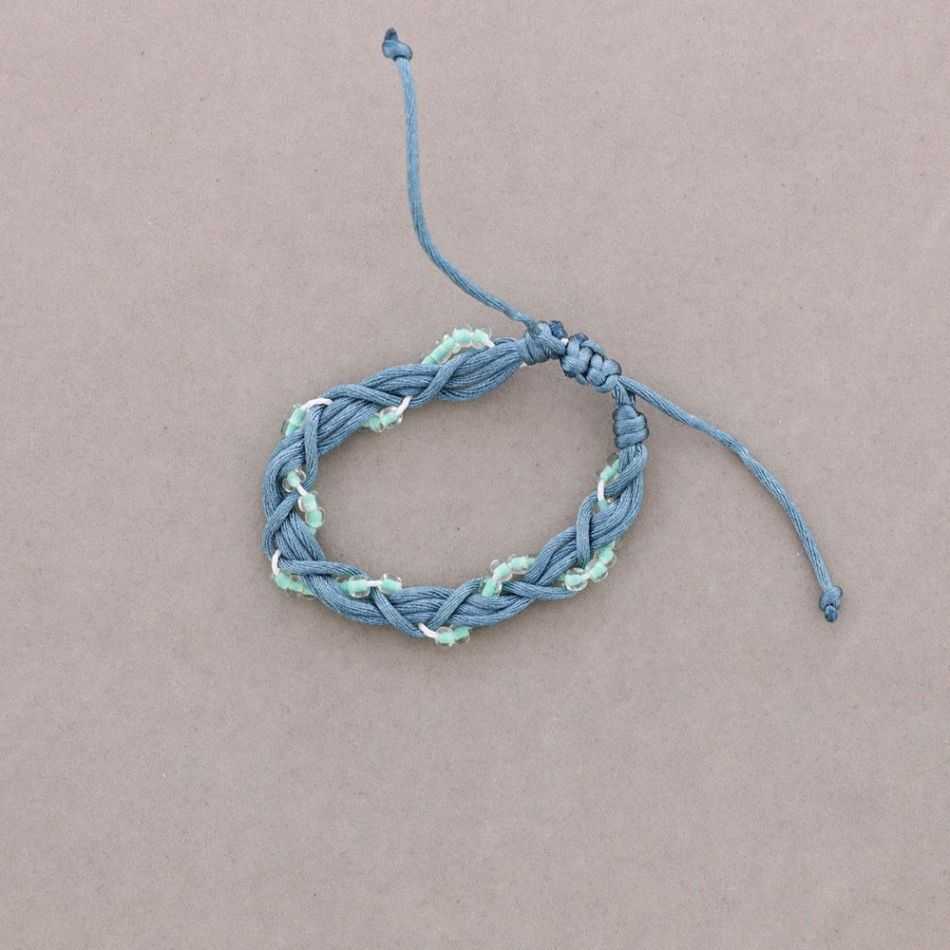 BRAIDED MACRAME BRACELET