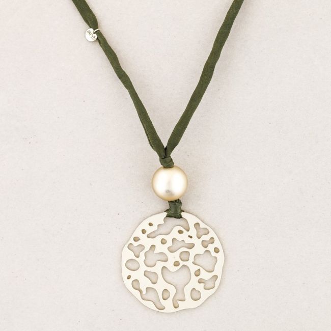 LONG NECKLACE PENDANT METAL FRETWORK MEDALLION