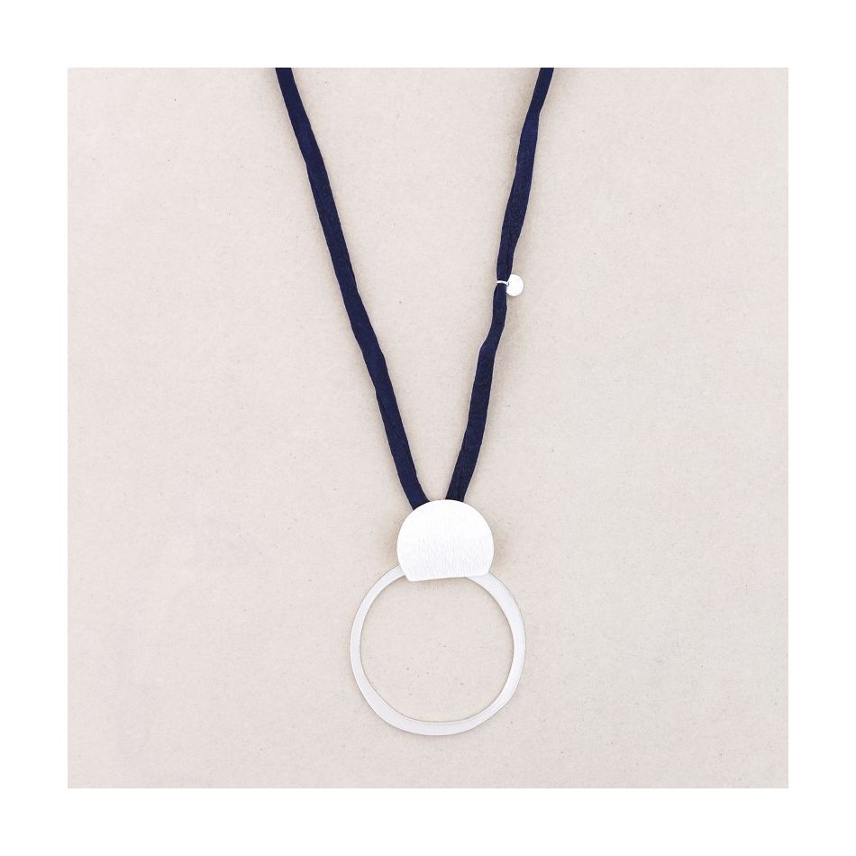 LONG NECKLACE WITH METAL RING PENDANT