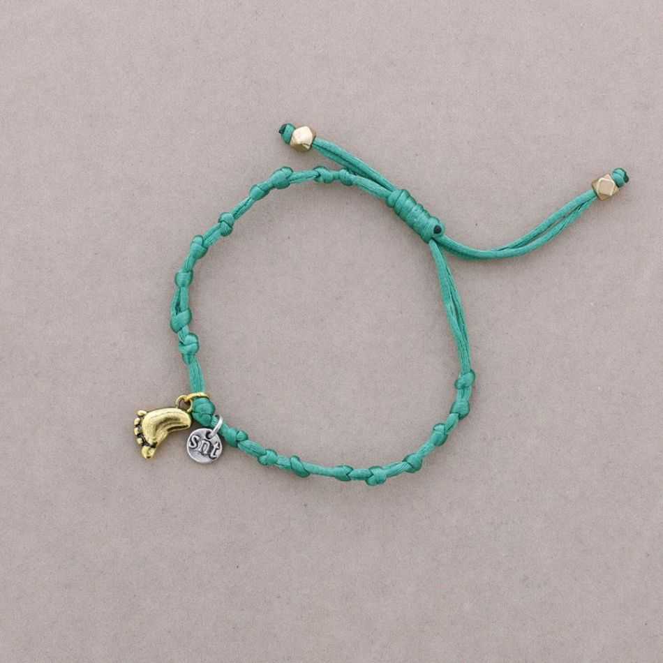 MACRAME BRACELET WITH HANGING KNOTS