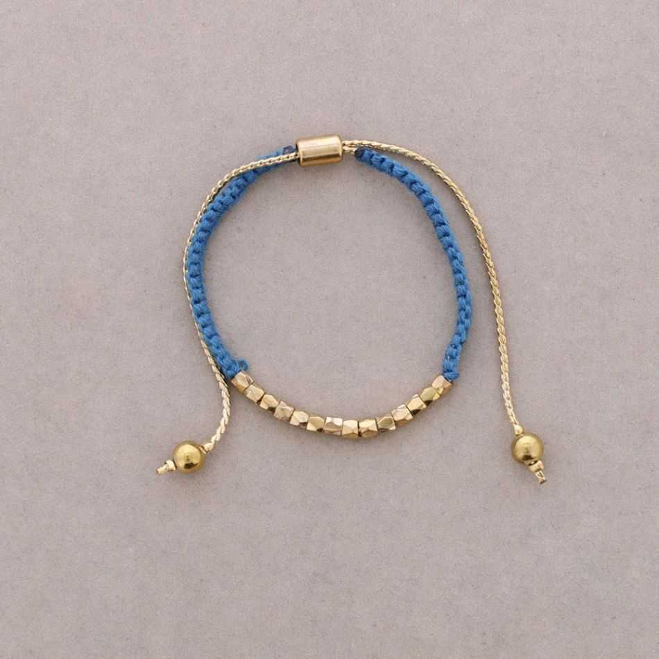 PULSERA MACRAMÉ CUENTAS METAL
