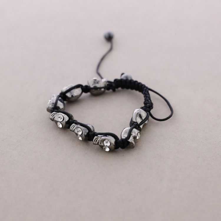 PULSERA MACRAMÉ CALAVERAS