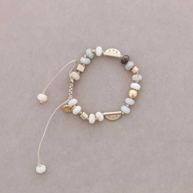 PULSERA MACRAMÉ CUENTAS METAL PIEDRAS