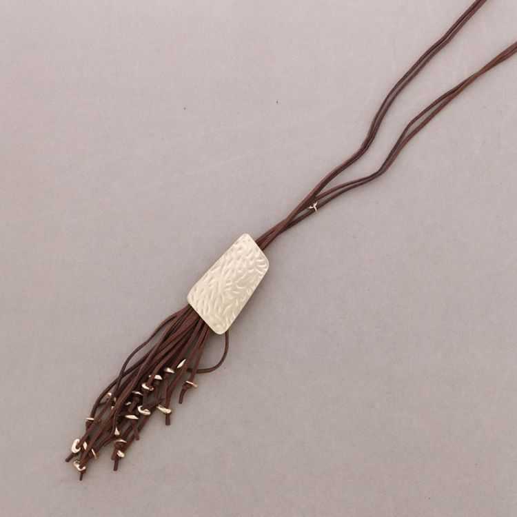 LONG NECKLACE WITH METAL PENDANT