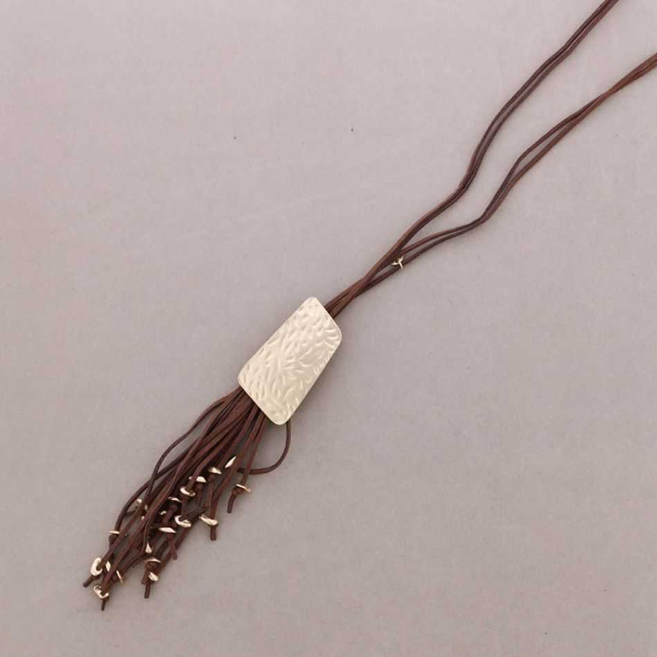 LONG NECKLACE WITH METAL PENDANT