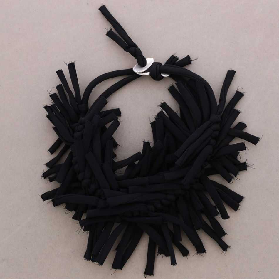 TUBE SHORT NECKLACE WITH KNOTS