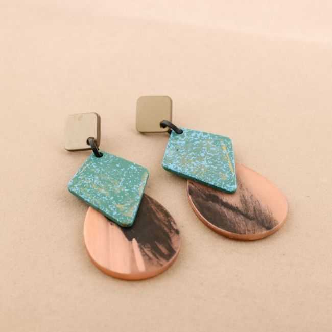 RESIN DROP EARRINGS