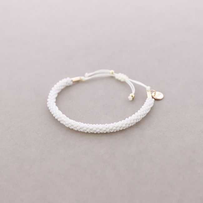 PULSERA MACRAMÉ ABALORIOS