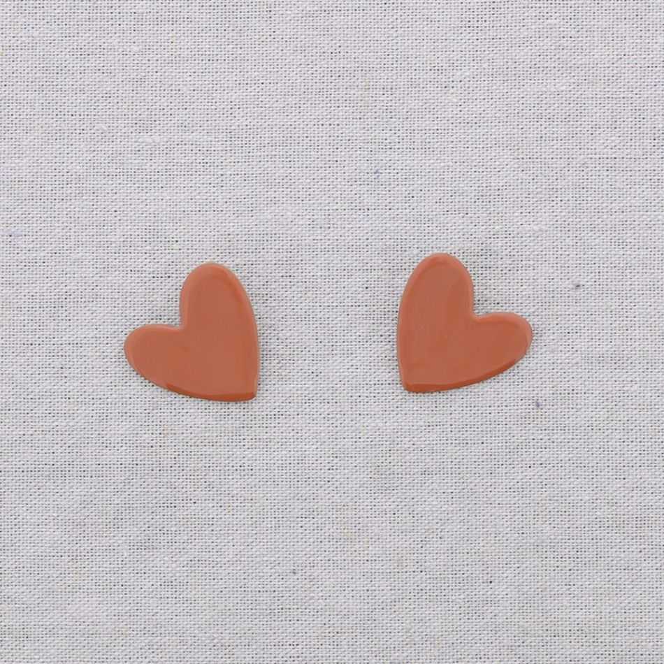 PENDIENTES PRESIÓN ACERO CORAZÓN ESMALTE