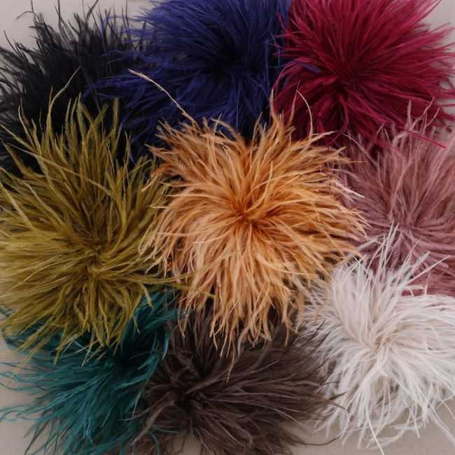 OSTRICH FEATHER BROOCH 8-10 CM
