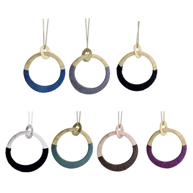 COLLAR LARGO COLGANTE ANILLA METAL RAFIA