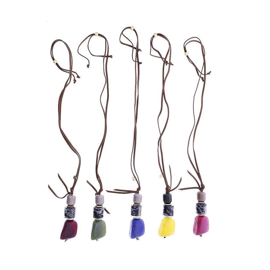 COLLAR LARGO COLGANTE CUENTAS RESINA