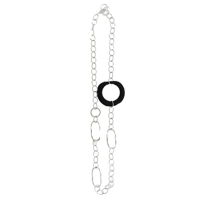 LONG RAFFIA METAL RING CHAIN NECKLACE