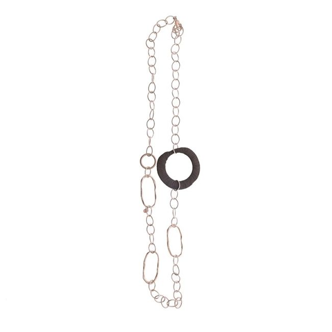 LONG RAFFIA METAL RING CHAIN NECKLACE