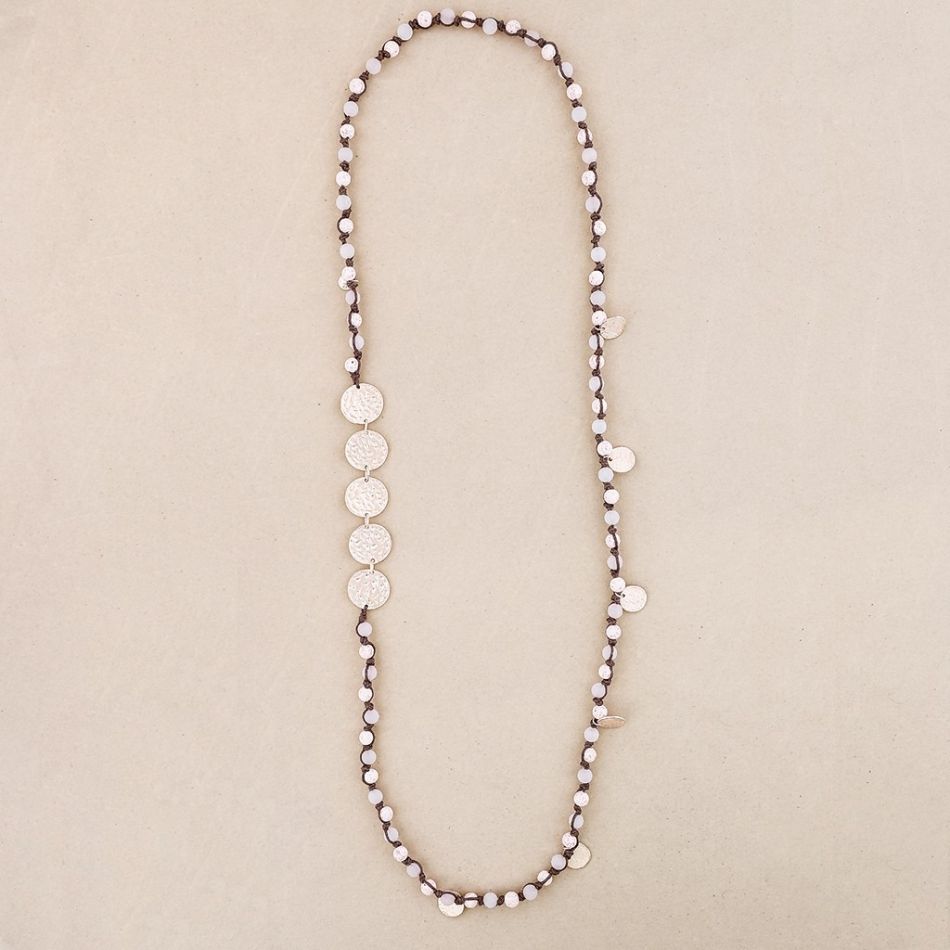 COLLAR LARGO PIEDRAS MEDALLAS METAL