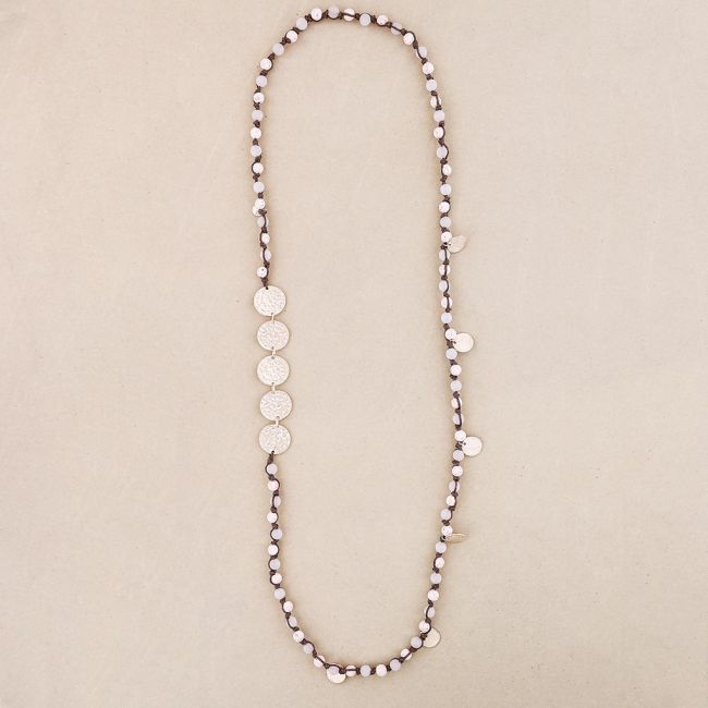 COLLAR LARGO PIEDRAS MEDALLAS METAL