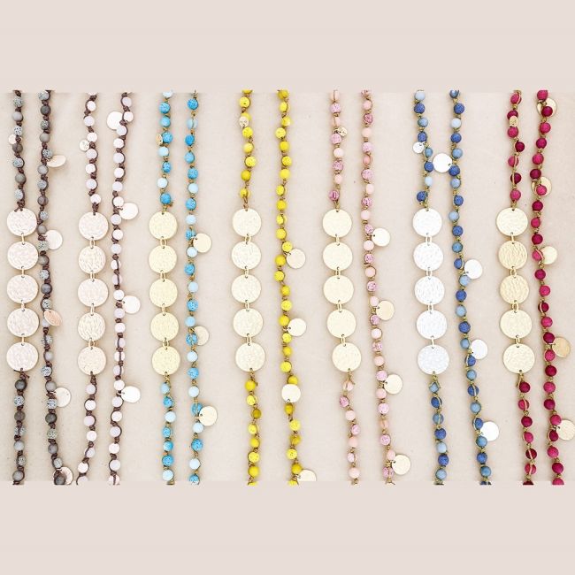 COLLAR LARGO PIEDRAS MEDALLAS METAL