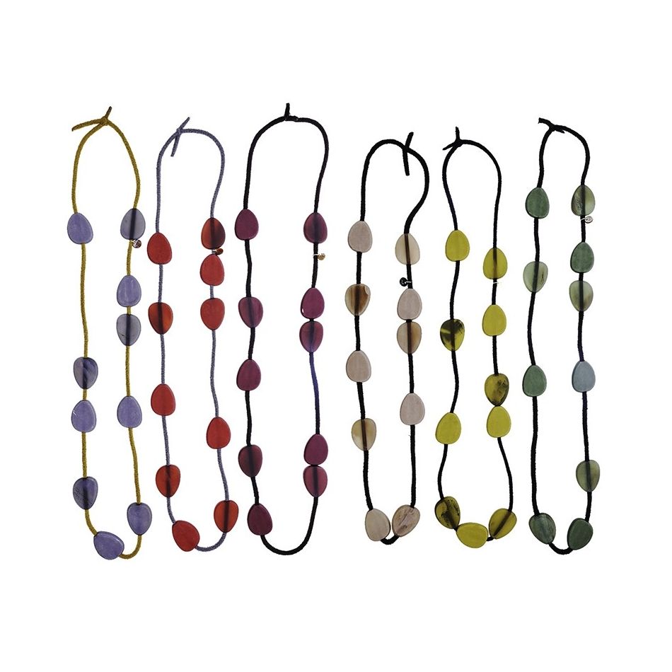 LONG NECKLACE WITH RESIN BEADS