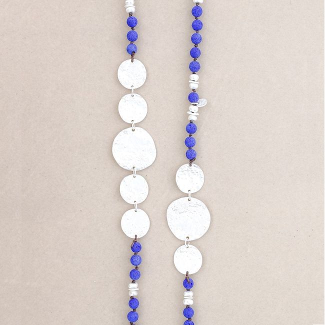 COLLAR LARGO CUENTAS LAVAS MEDALLAS METAL