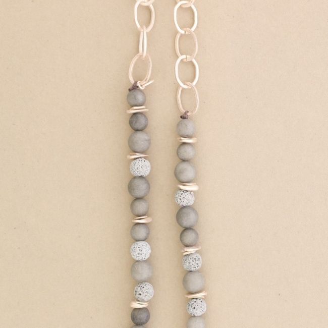 LONG NECKLACE WITH STONE BEADS CHAINS