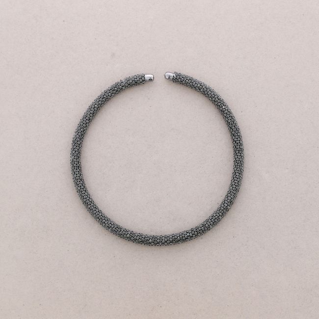 CRYSTAL STRIPS SHORT NECKLACE