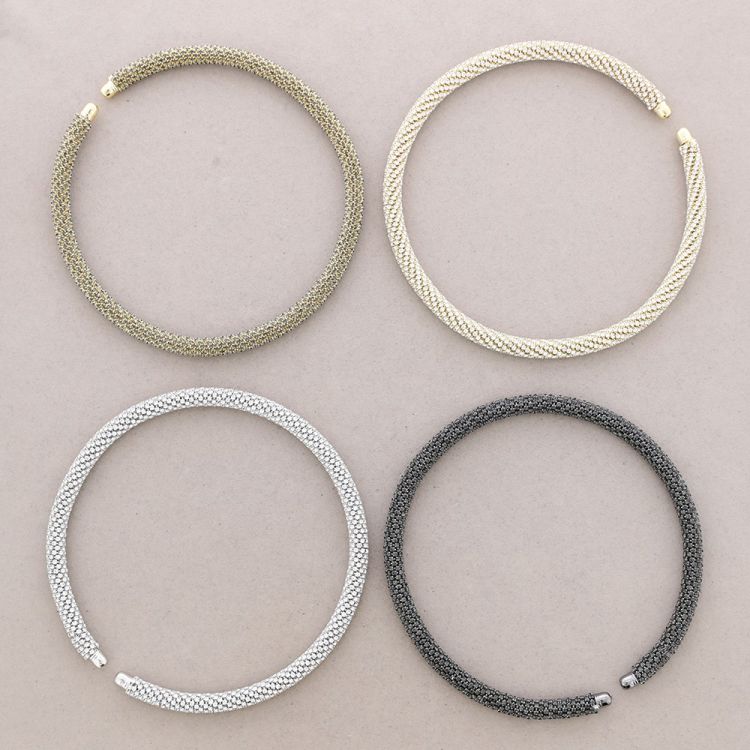 CRYSTAL STRIPS SHORT NECKLACE 2