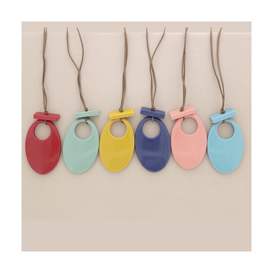 LONG RESIN PENDANT NECKLACE