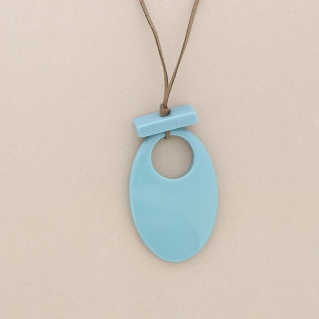 LONG RESIN PENDANT NECKLACE