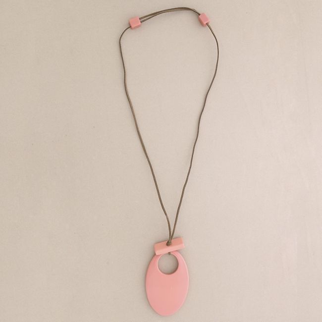 LONG RESIN PENDANT NECKLACE