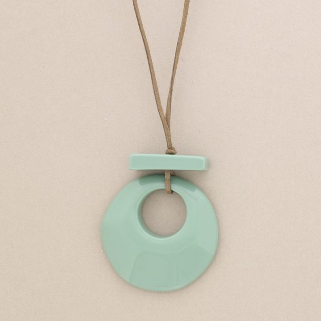 COLLAR LARGO COLGANTE RESINA