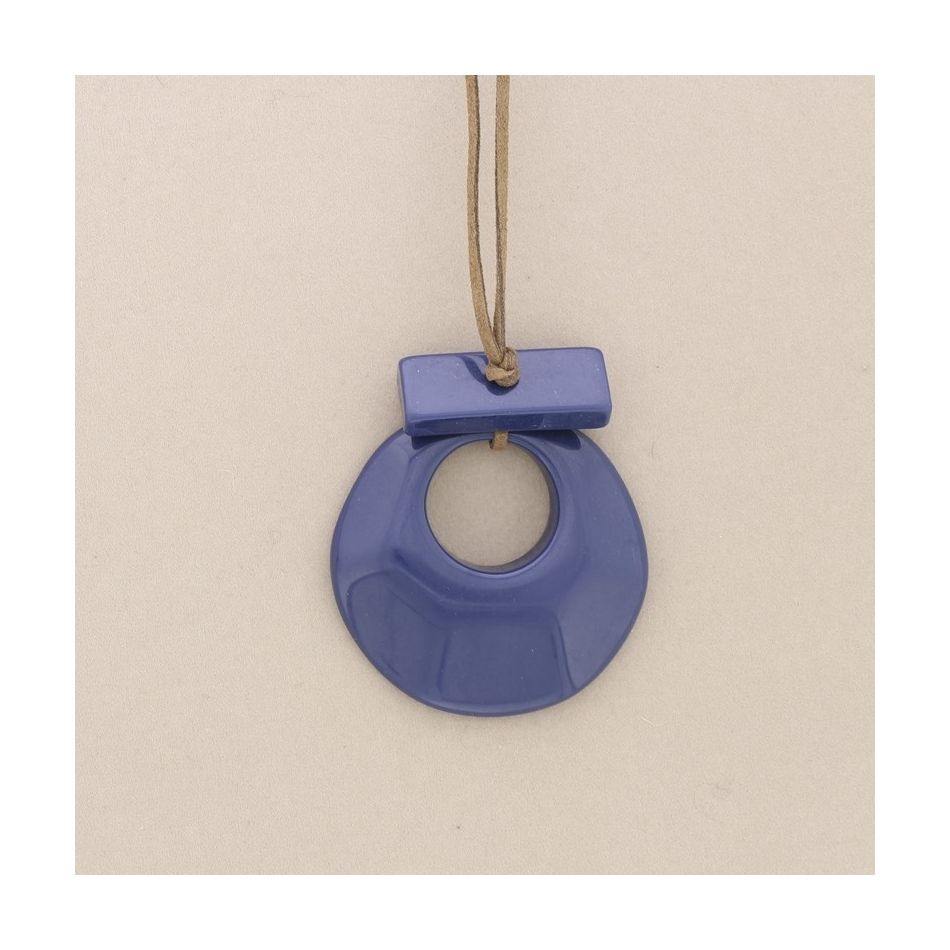 COLLAR LARGO COLGANTE RESINA