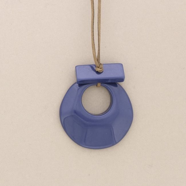COLLAR LARGO COLGANTE RESINA