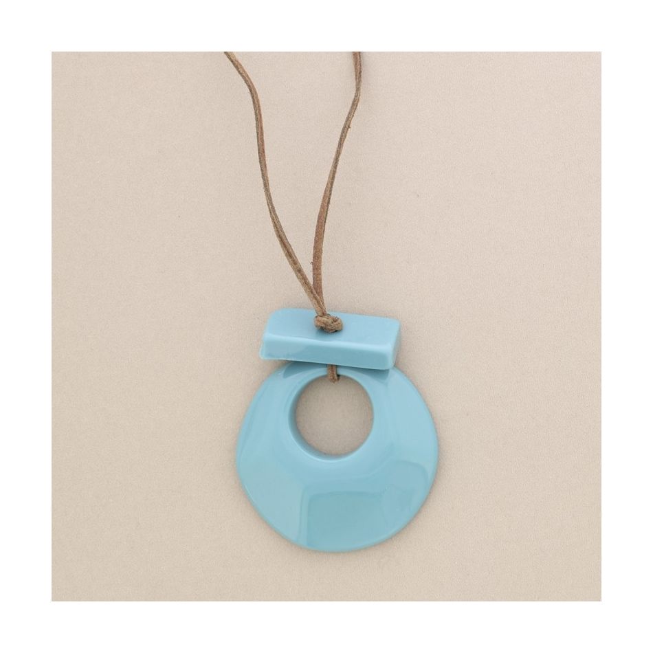 LONG RESIN PENDANT NECKLACE