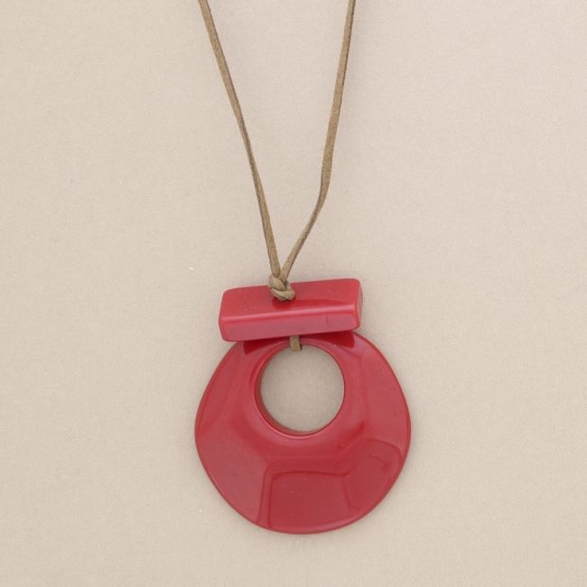 LONG RESIN PENDANT NECKLACE