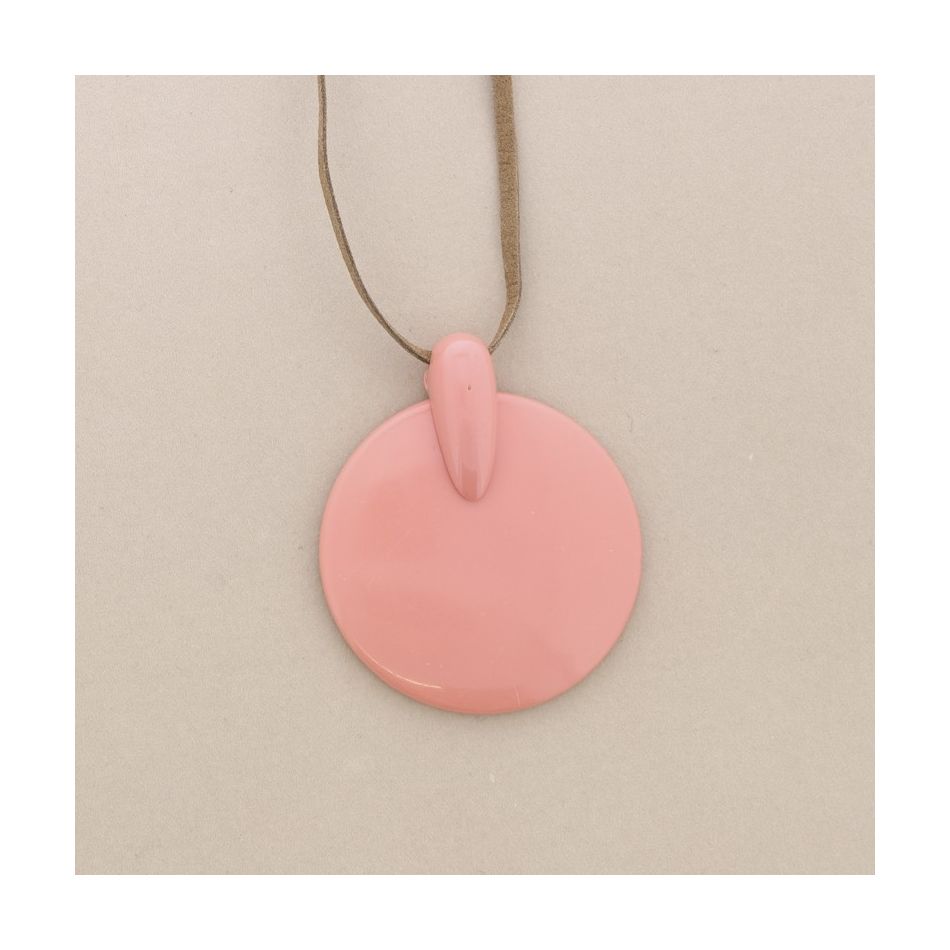 COLLAR LARGO COLGANTE RESINA