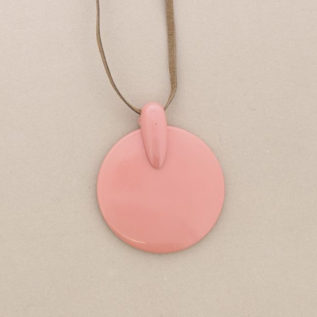 COLLAR LARGO COLGANTE RESINA