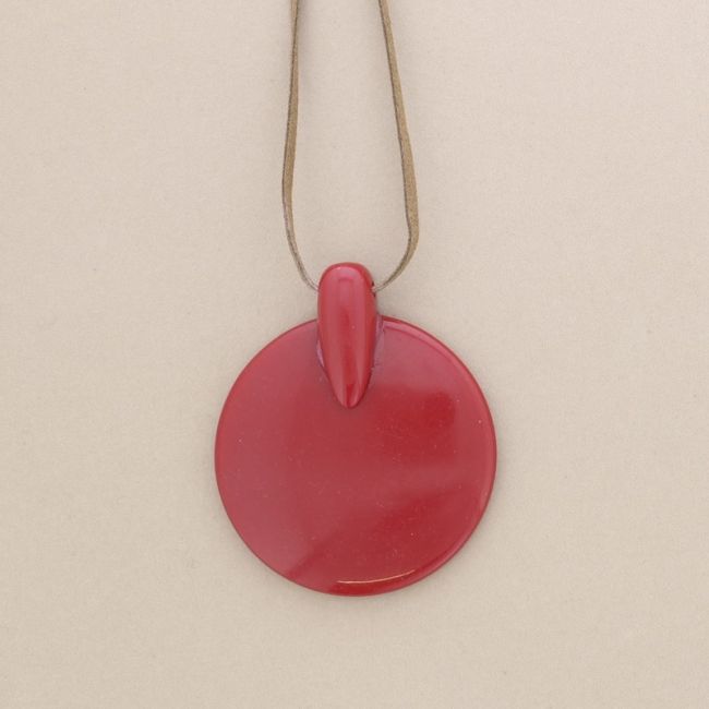 LONG RESIN PENDANT NECKLACE