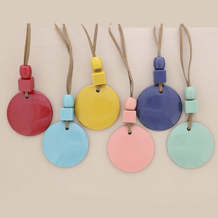 COLLAR LARGO COLGANTES RESINA 2