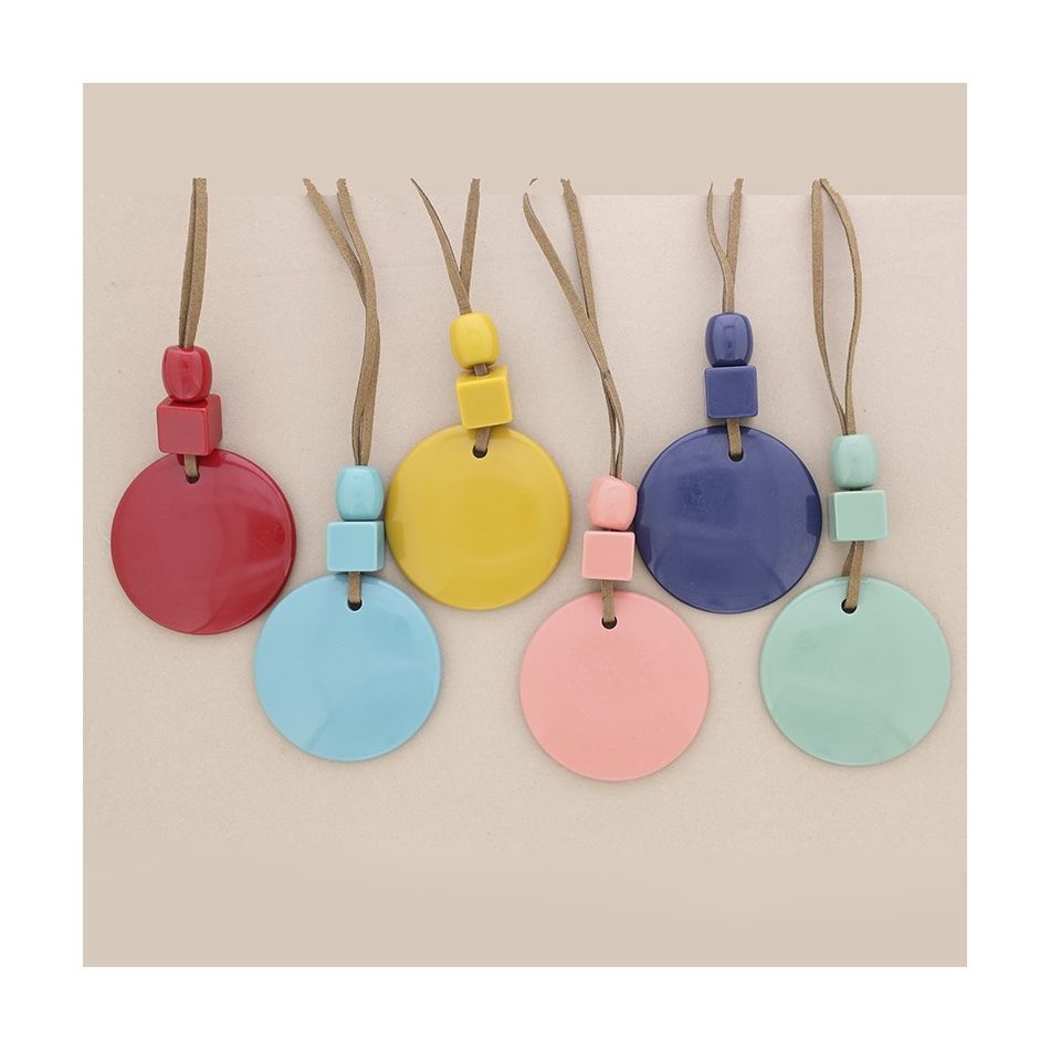 LONG NECKLACE RESIN PENDANTS