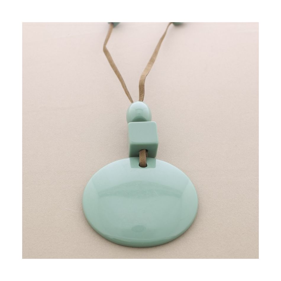 LONG NECKLACE RESIN PENDANTS
