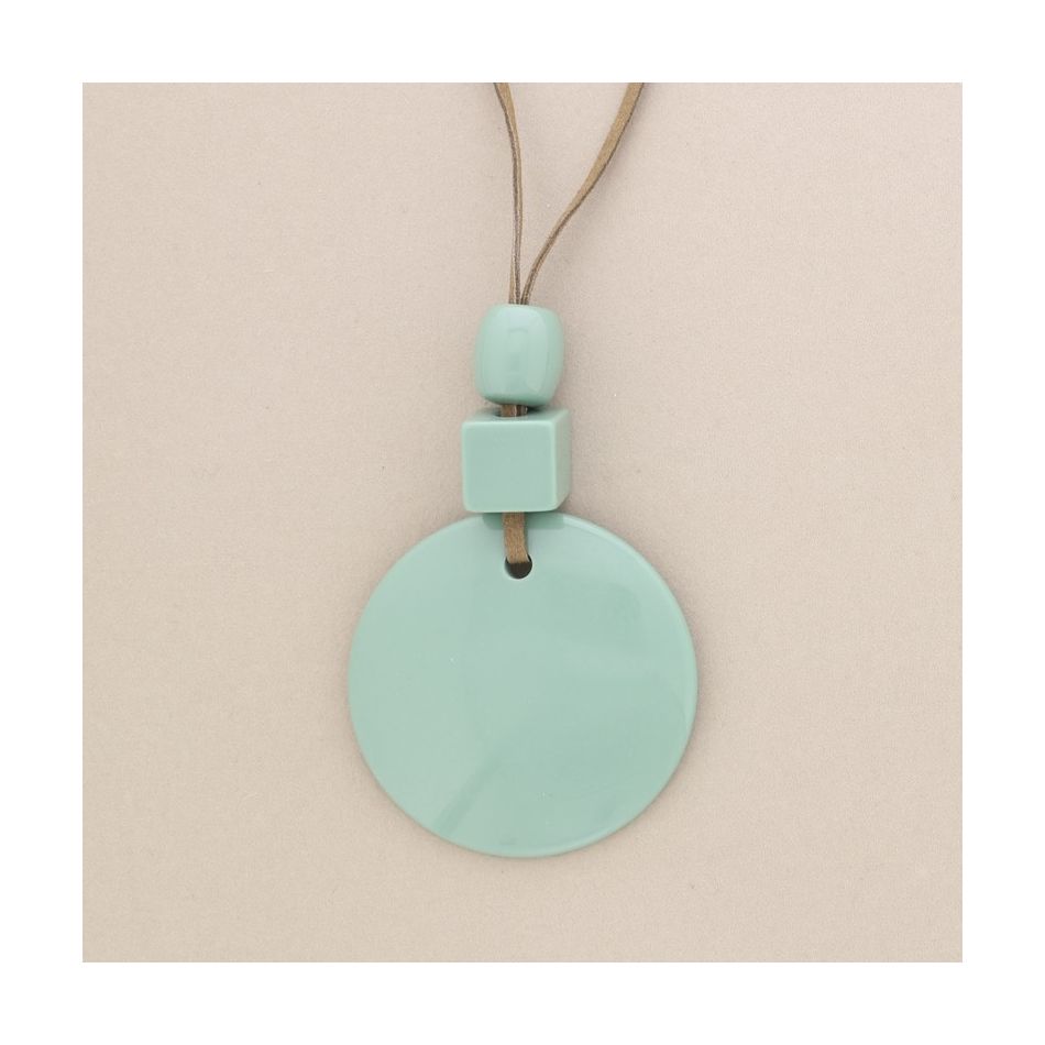 LONG NECKLACE RESIN PENDANTS