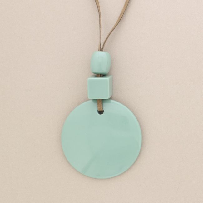 LONG NECKLACE RESIN PENDANTS