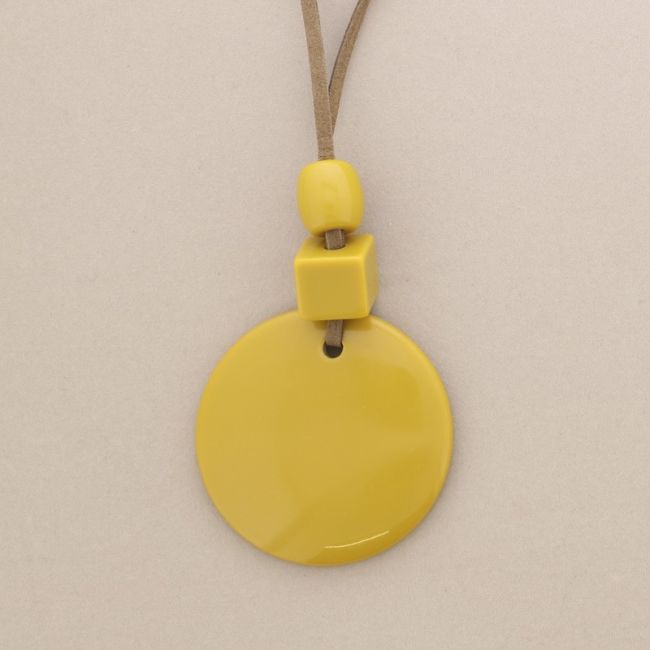 LONG NECKLACE RESIN PENDANTS