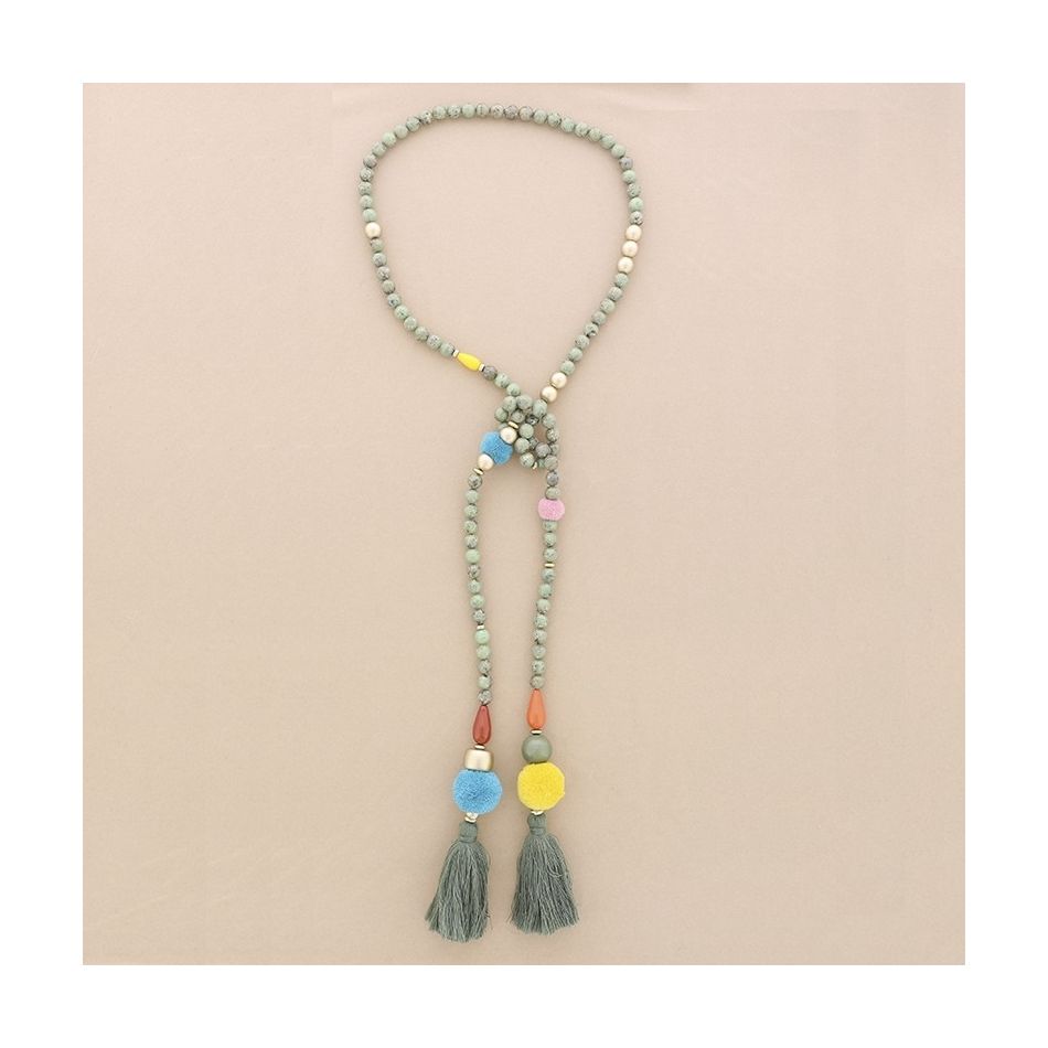 COLLAR LARGO CUENTAS RESINA POMPONES DOBLE FLECO