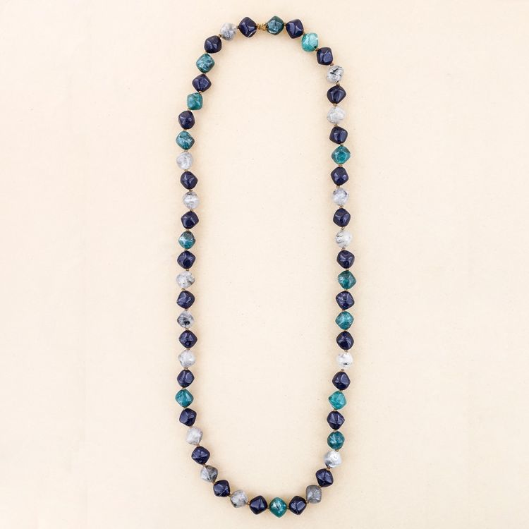 53 CM LONG NECKLACE WITH 2 CM RESIN BEADS 2
