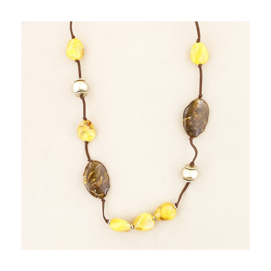 LONG NECKLACE WITH RESIN BEADS
