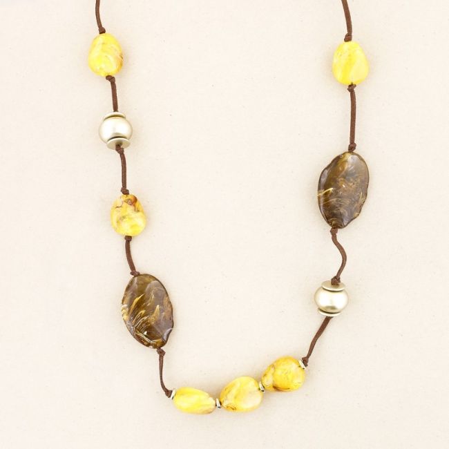 LONG NECKLACE WITH RESIN BEADS